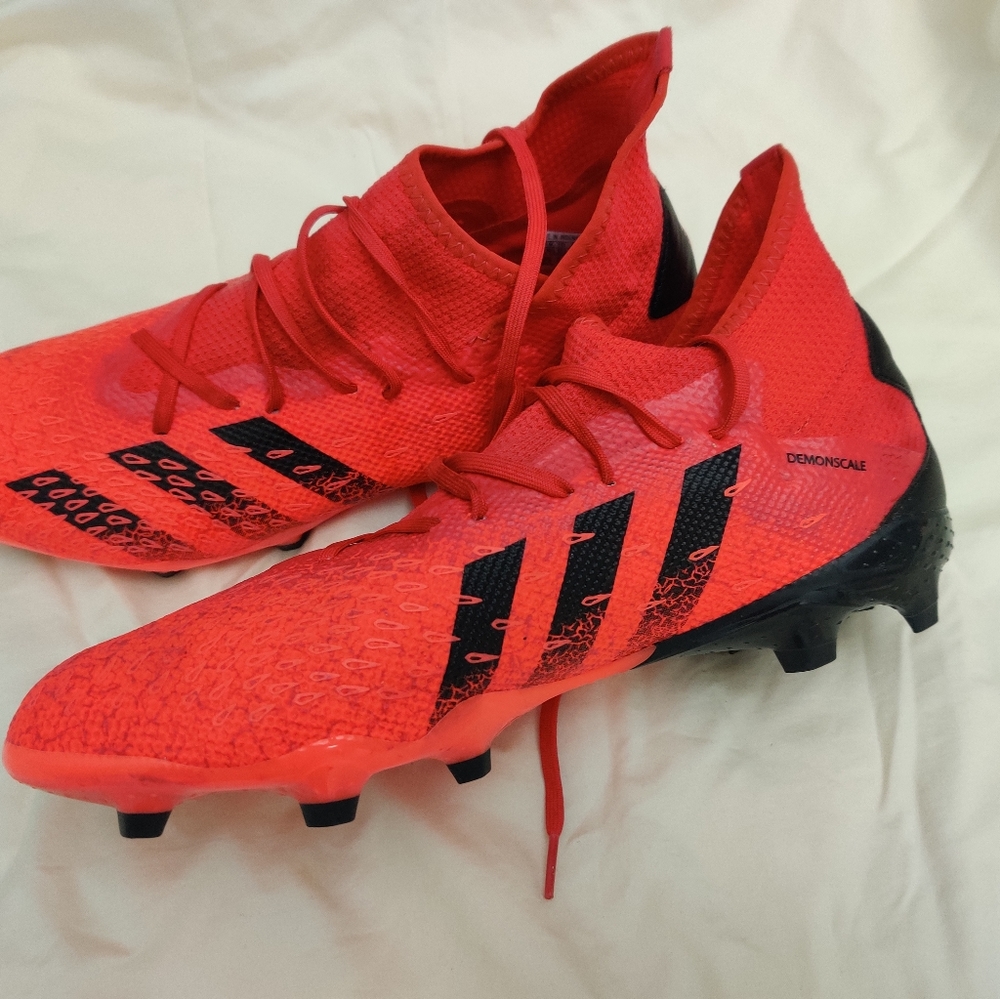 Adidas Demonscale Predators Soccer Cleats